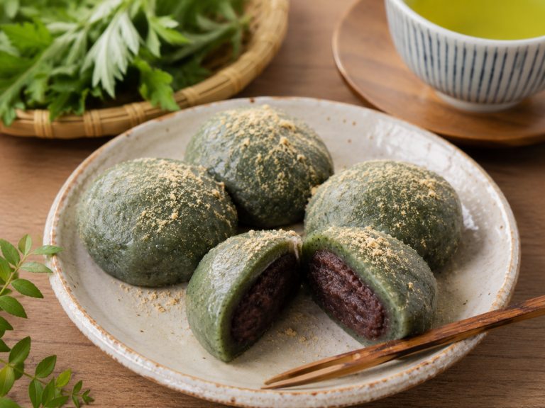 Traditional Japanese Kusa Mochi (Yomogi Mochi)